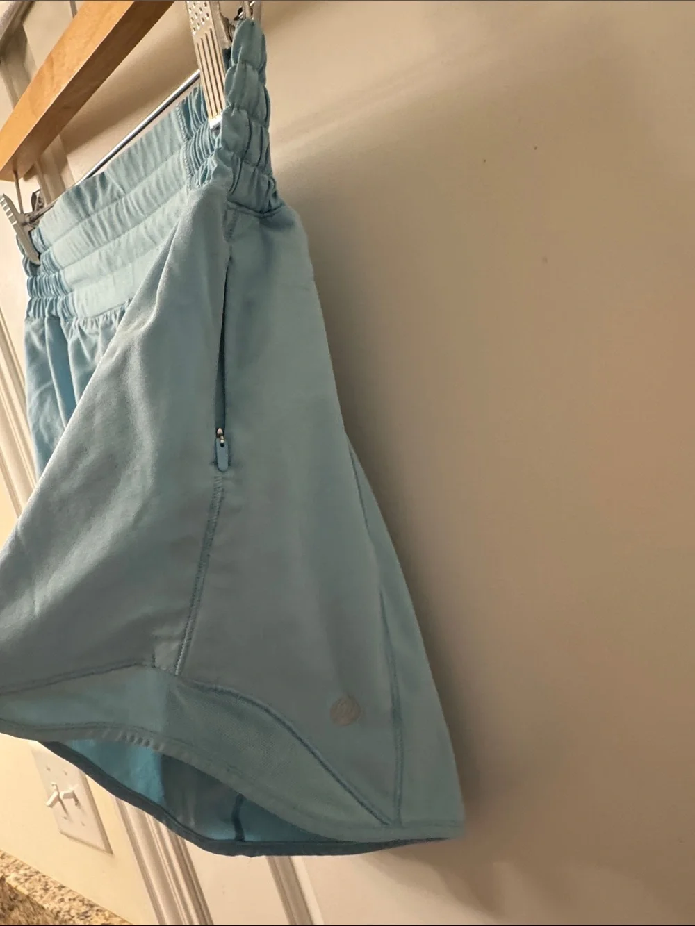 Lululemon Hotty Hot High-Rise Lined 4” Short in Blue Chill in Size 6